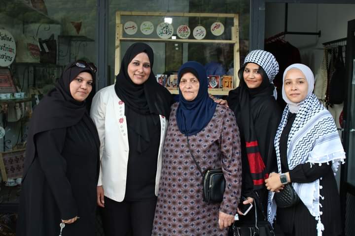 تدشين مشروع "artistine Palestinian designs" للتراثيات