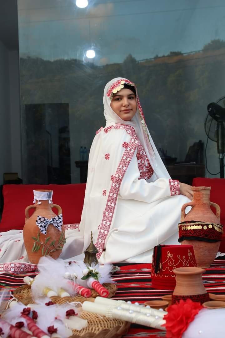 تدشين مشروع "artistine Palestinian designs" للتراثيات