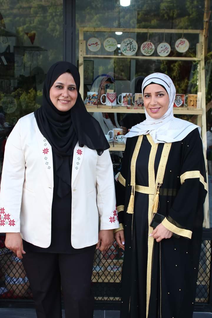 تدشين مشروع "artistine Palestinian designs" للتراثيات