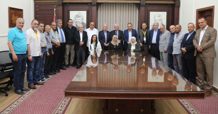 الأحمد في مؤتمر "فتح" - لبنان: نتمسك بخيار الوحدة الوطنية الفلسطينية في إطار "منظمة التحرير"