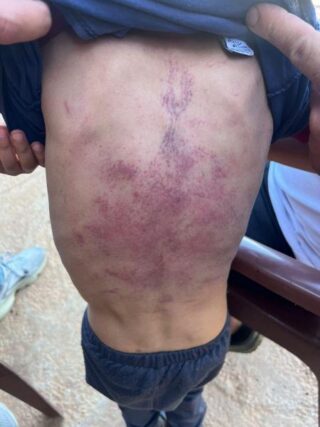 بالصّور: أبٌ مُجرم قتلَ ابنته... وهذا ما فعله بولدَيه!