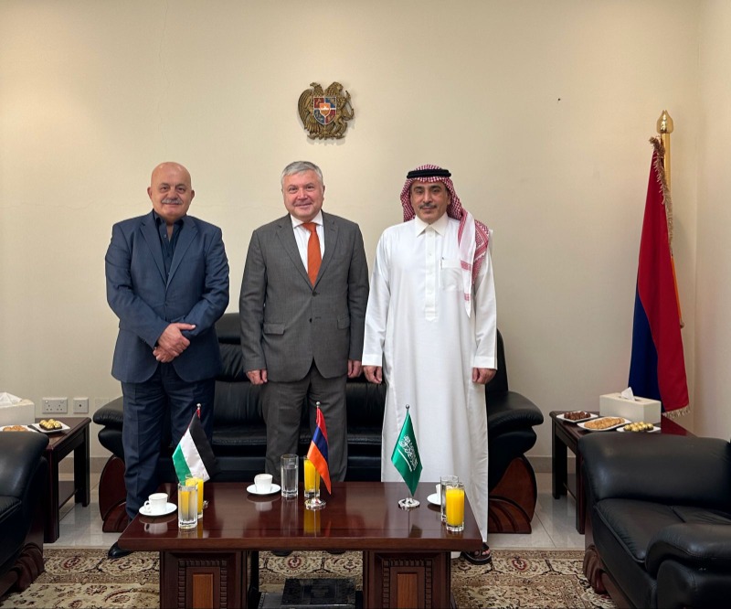 السفيران السعودي والفلسطيني زارا سفارة أرمينيا في أبوظبي شاكرين اعترافها بدولة فلسطين