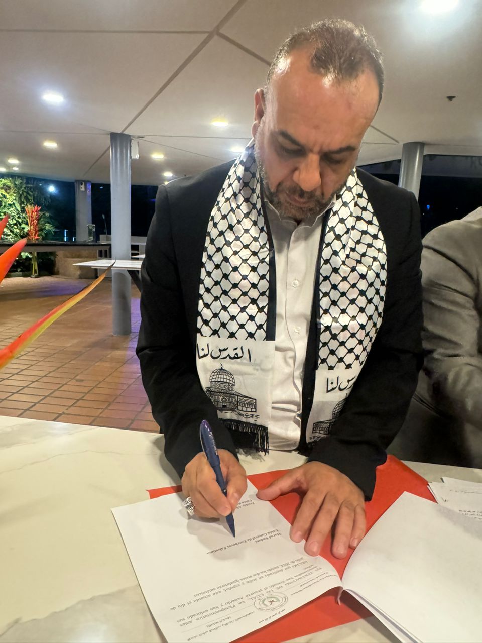 تبادل ثقافي فلسطيني مع اتحاد كتاب فنزويلا لتعزيز التعاون المشترك