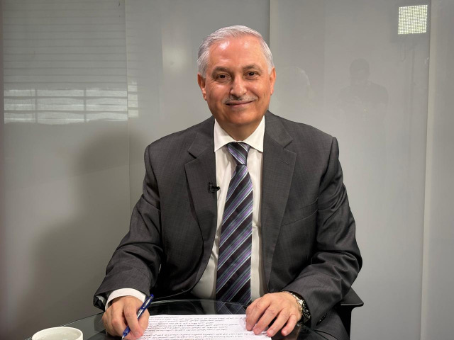 هيثم زعيتر يستضيف نبيه عواضة، حول "الاحتلال يمارس جرائم متعددة بحق الأسرى الفلسطينيين"، 12:00 من ظهر (الثلاثاء) 16-07-2024 على تلفزيون فلسطين
