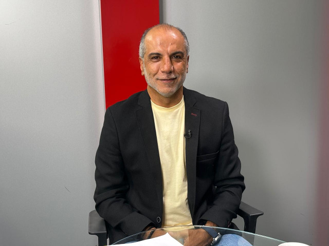 هيثم زعيتر يستضيف نبيه عواضة، حول "الاحتلال يمارس جرائم متعددة بحق الأسرى الفلسطينيين"، 12:00 من ظهر (الثلاثاء) 16-07-2024 على تلفزيون فلسطين