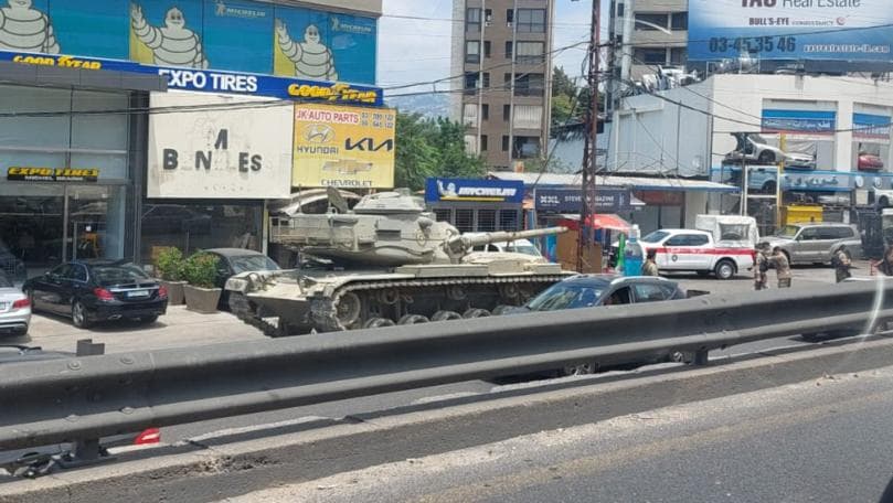 بالصورة - دبابات على أوتوستراد جونية!