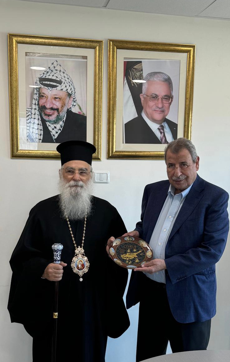 "الرئاسية لشؤون الكنائس" تطلع مطران قبرص على آخر المستجدات على الساحة الفلسطينية