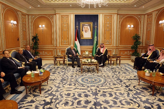 الرئيس عباس وولي العهد السعودي يشددان على أهمية تنسيق المواقف بين فلسطين والمملكة لوقف العدوان الإسرائيلي