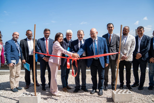 وزير الصحة افتتح مشروع تزويد المستشفى التركي في صيدا بالطاقة الشمسية: بتوفّر الإرادة تتوافر الموارد