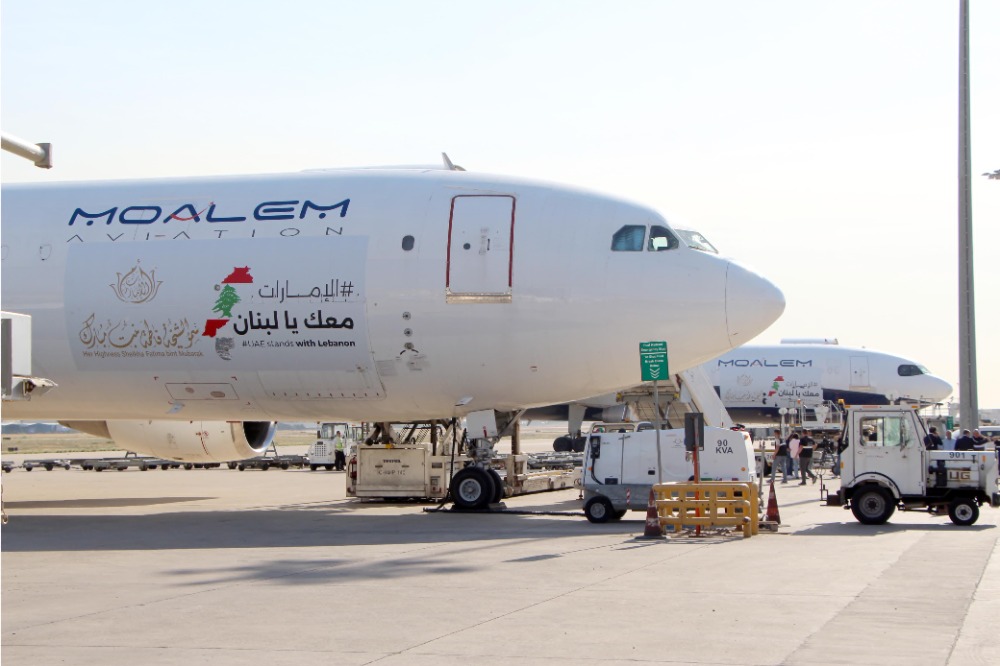 ضمن حملة "الامارات معك يا لبنان": "أم الإمارات" الشيخة فاطمة بنت مبارك ترسل 80 طناً من المساعدات لإغاثة المرأة اللبنانية