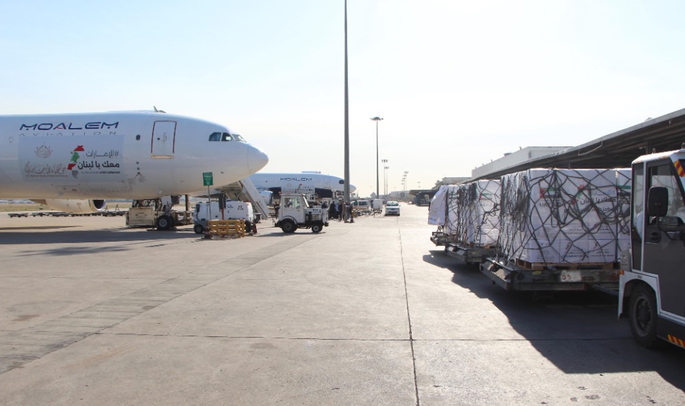ضمن حملة "الامارات معك يا لبنان": "أم الإمارات" الشيخة فاطمة بنت مبارك ترسل 80 طناً من المساعدات لإغاثة المرأة اللبنانية