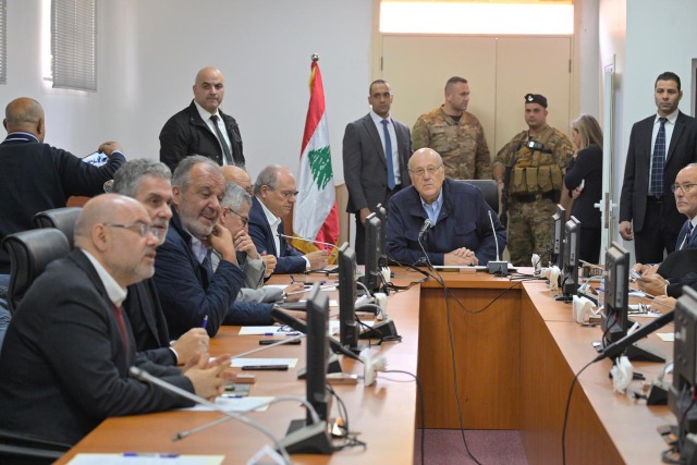 بالصور: قرارات مجلس الوزراء عقب الإجتماع في ثكنة بنوا بركات