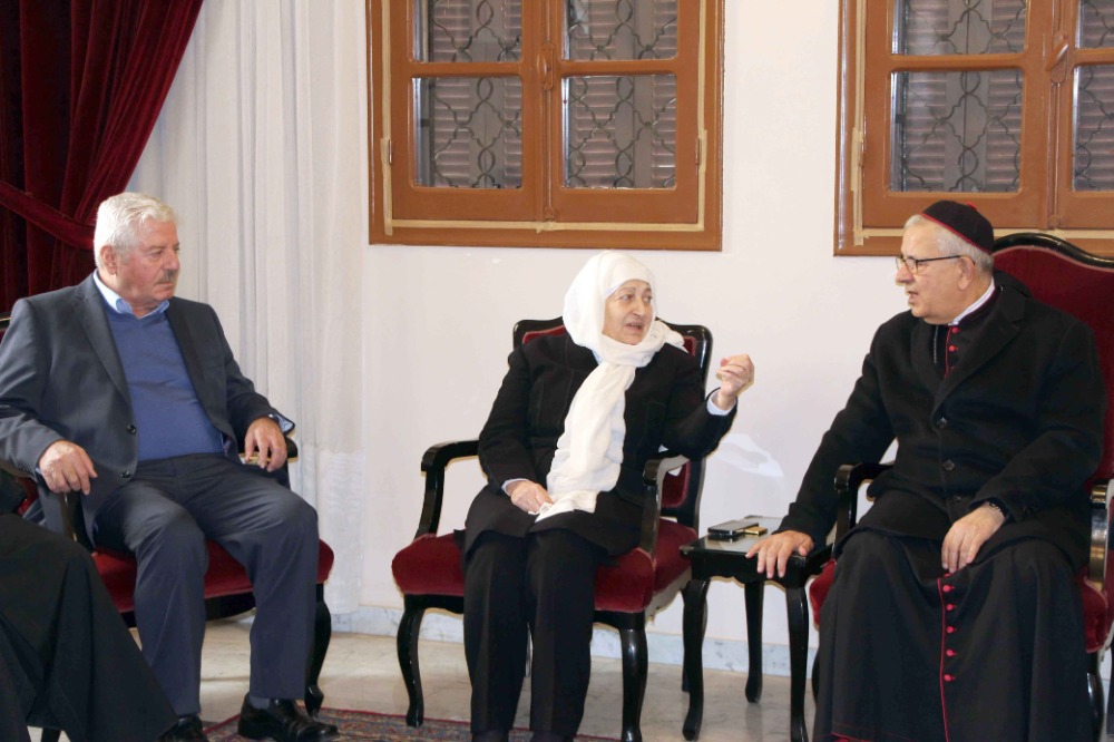 بهية الحريري على رأس وفد من تيار المستقبل ومؤسسة الحريري تقدم التهاني بالميلاد للنائب موسى والمطرانين العمار وحداد