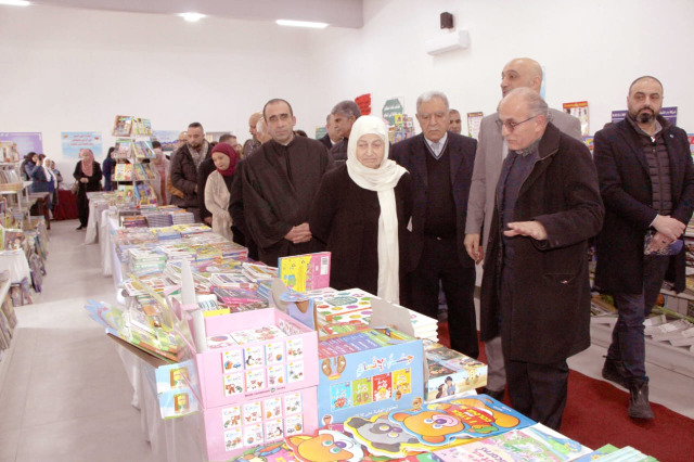 بهية الحريري ترعى افتتاح "معرض الكتاب المدرسي الأول - نحو جيل قارىء ومبدع" في "ثانوية الحاج بهاء الدين الحريري"
