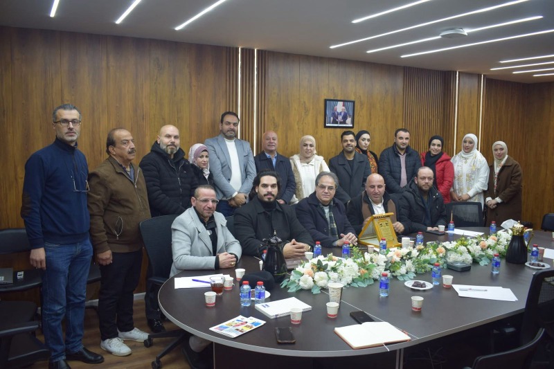 دائرة شؤون اللاجئين تبحث مع الجمعية الفلسطينية للفن المعاصر سبل التعاون لاحياء الذكرى 77 للنكبة بفعاليات فنية هادفة.