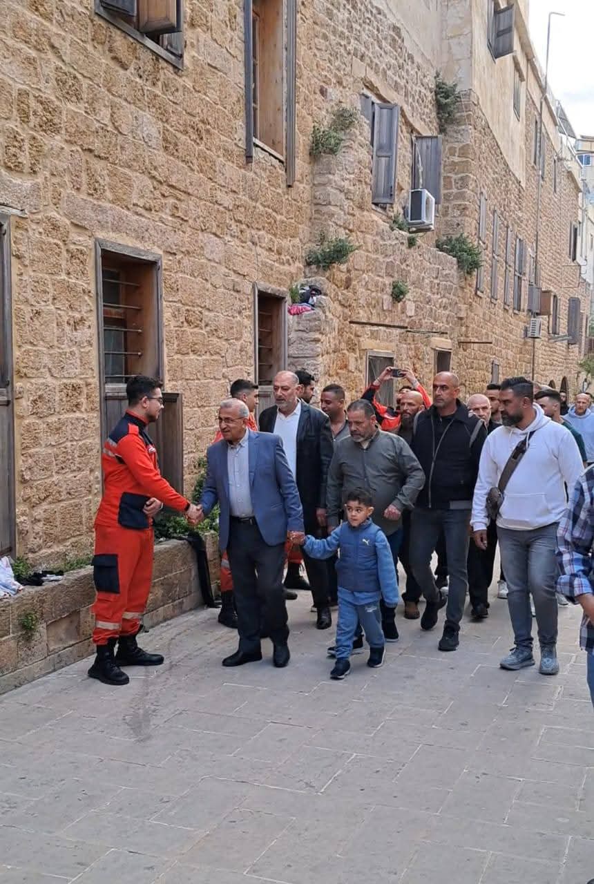 أسامة سعد يؤدي صلاة عيد الفطر ويزور أضرحة الشهداء في صيدا