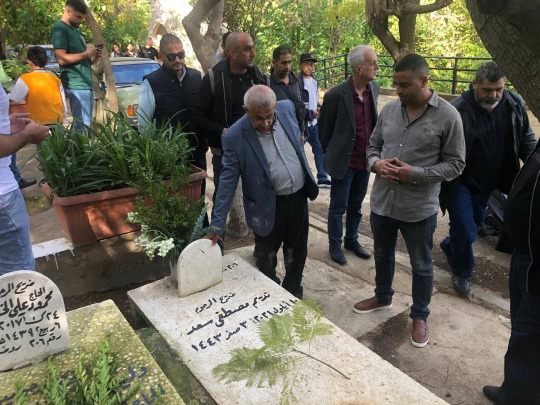 أسامة سعد يؤدي صلاة عيد الفطر ويزور أضرحة الشهداء في صيدا