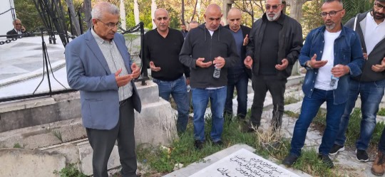 أسامة سعد يؤدي صلاة عيد الفطر ويزور أضرحة الشهداء في صيدا
