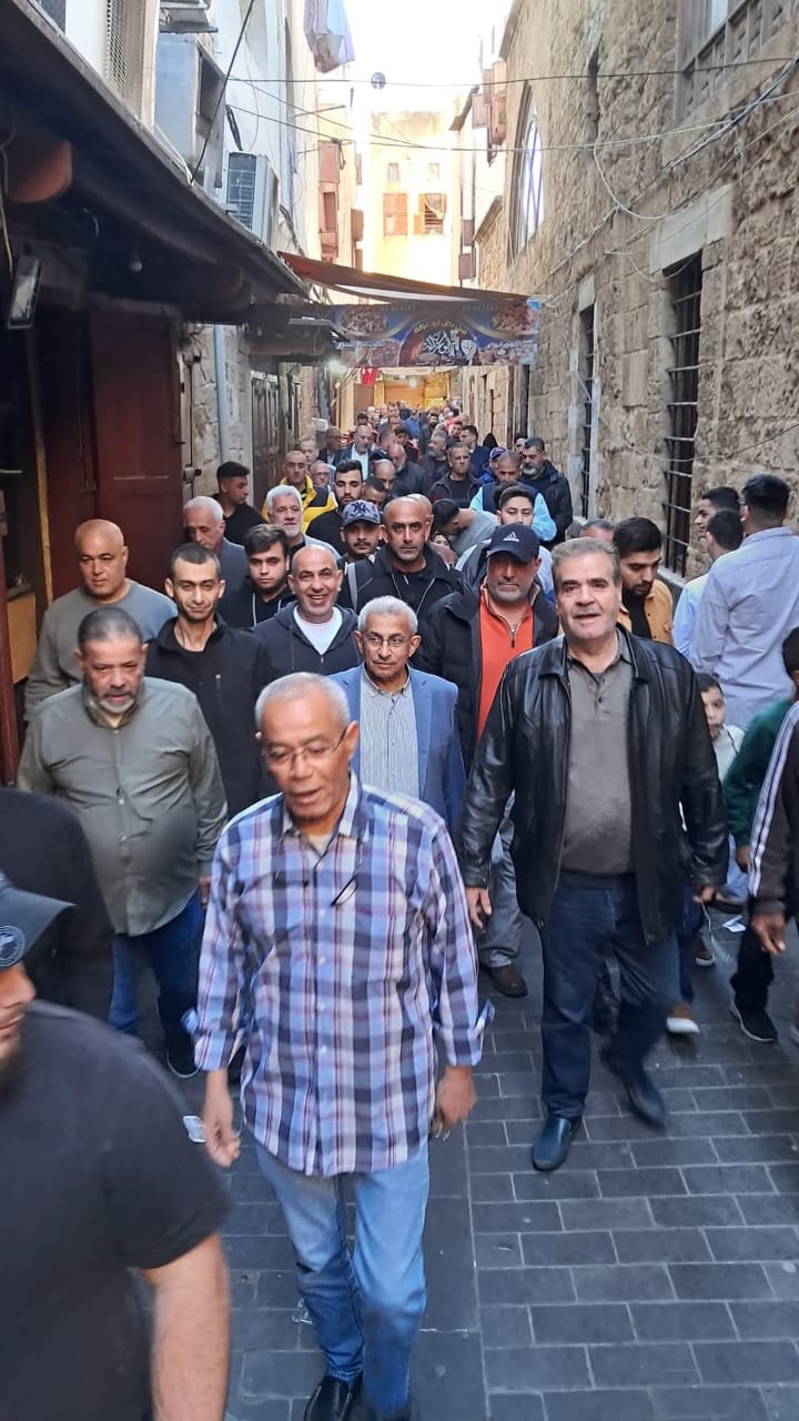 أسامة سعد يؤدي صلاة عيد الفطر ويزور أضرحة الشهداء في صيدا