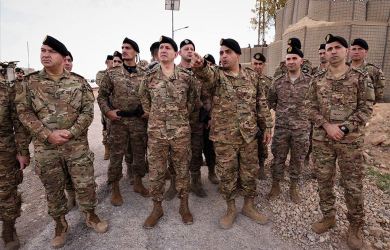 قائد الجيش يتفقد الحدود اللبنانية السورية ويزور وحدات فوج الحدود البري
