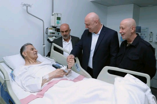 بالصورة: الرئيس عون يطمئن على صحة البطريرك الراعي في المستشفى بعد الجراحة