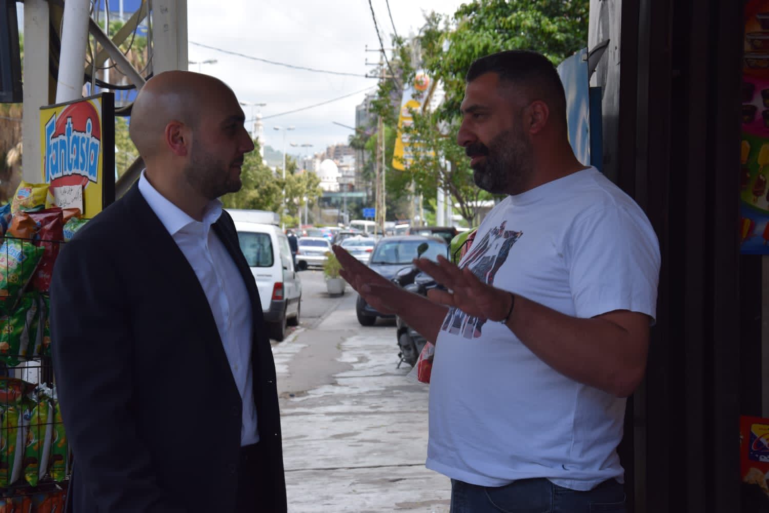 الصيدلي عمر مرجان خلال جولته الأولى في سوق صيدا: "صيدا بدها ونحنا قدها"