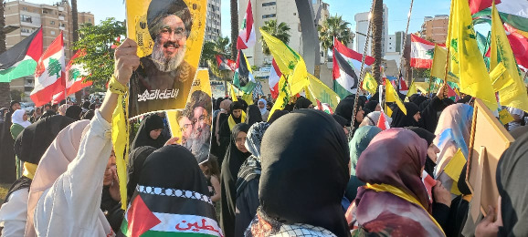 "الحزب" ينظم وقفة غضب حاشدة في صيدا نصرة للشعب الفلسطيني ومقاومته في غزة
