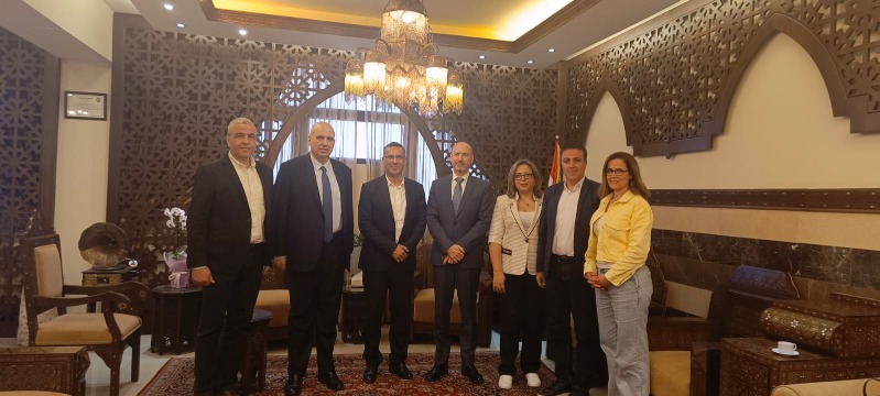 وزير الزراعة خلال لقائه محافظ الجنوب: تسهيلات لدخول المزارعين الجنوبيين أراضيهم الحدودية لجني محاصيلهم