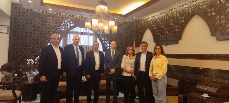 وزير الزراعة خلال لقائه محافظ الجنوب: تسهيلات لدخول المزارعين الجنوبيين أراضيهم الحدودية لجني محاصيلهم