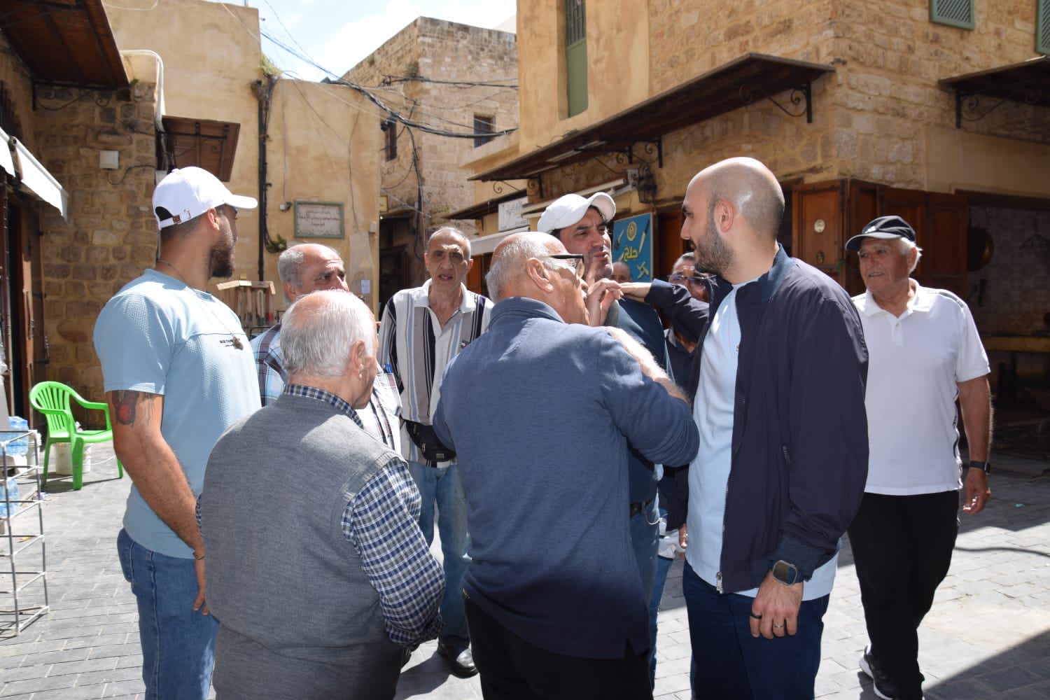 عمر مرجان يجول في صيدا القديمة.. استماع لهموم الناس وتعريف بالبرنامج الانتخابي