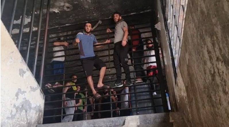 سجناء لبنان يطالبون بـ"عفو عام" عبر أعمال شغب