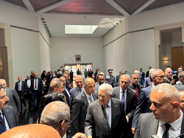 الصورة الأولى لوصول الرئيس عباس إلى لبنان