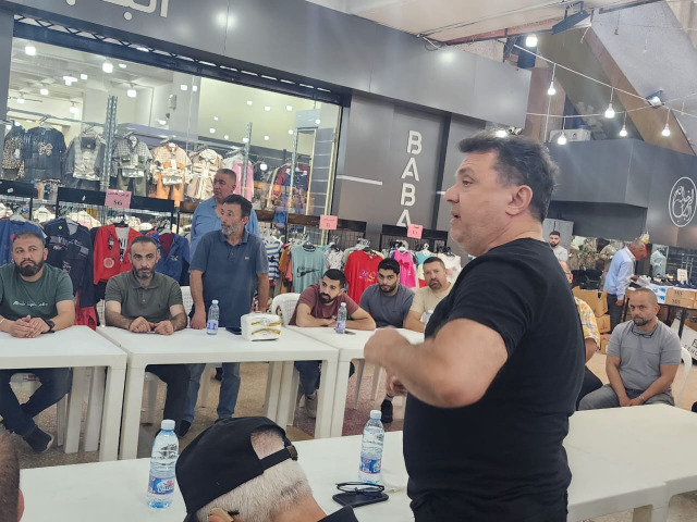 رئيس لائحة "صيدا بدّها ونحنا قدها" عمر مرجان يلتقي تجار السوق في سنتر البابا