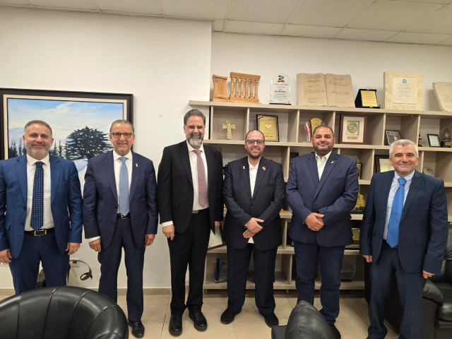 وزيرة التربية تستقبل المجلس الإداري لـ"المقاصد" - صيدا