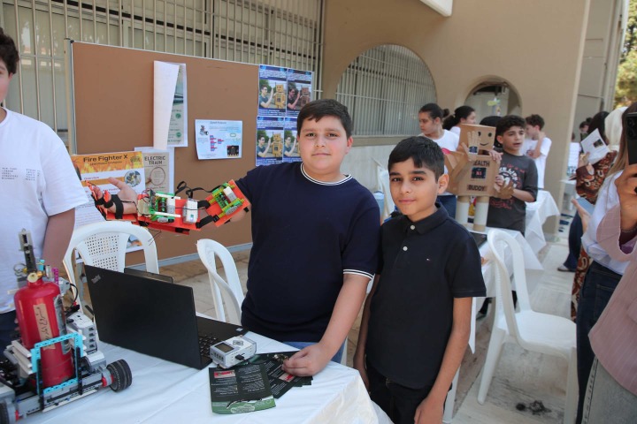 معرض التكنولوجيا "TECH EXPO" في ثانوية رفيق الحريري: الشباب يبتكرون المستقبل