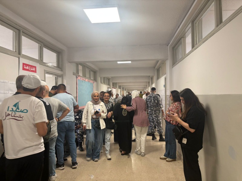 إقبال لافت للمواطنين أمام مراكز الاقتراع