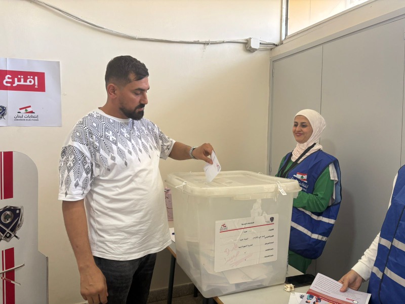 إقبال لافت للمواطنين أمام مراكز الاقتراع