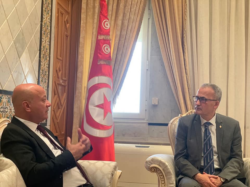 د. أبو هولي يضع كاتب الدولة لوزير الخارجية التونسي على آخر المستجدات التي تشهدها الأراضي الفلسطينية المحتلة