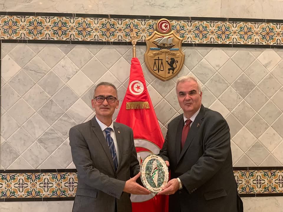 د. أبو هولي يضع كاتب الدولة لوزير الخارجية التونسي على آخر المستجدات التي تشهدها الأراضي الفلسطينية المحتلة