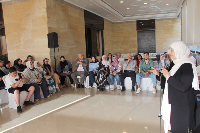 بهية الحريري تستقبل فريق عمل لجان الأحياء في مؤسسة الحريري بحضور رئيس وأعضاء لائحة "سوا لصيدا"