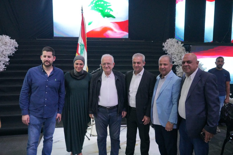 حفل تكريمي للماكينة الانتخابية للائحة "سوا لصيدا" بعد فوزها في إنتخابات البلدية.. النقيب: الانتخابات إنتهت وغداً يوم آخر لا رابح ولا خاسر المدينة ربحت
