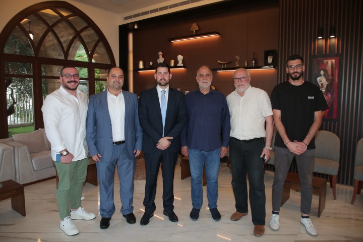 رئيس بلدية بقسطا إبراهيم مزهر يتقبل التهاني بالفوز بالتزكية
