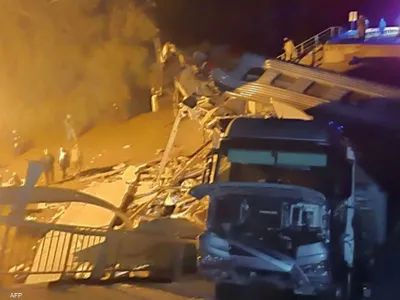 انهيار جسرين في روسيا نتيجة تفجيرات.. سبعة قتلى وعشرات الجرحى