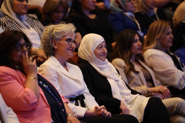 برعاية وحضور وزيرة التربية وبدعم من مؤسسة الحريري لبنان أحيا في صيدا "يوم البكالوريا الدولية ".. التعليم الواعي من أجل الغد