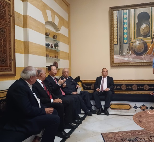 علي العبد الله يشارك السفير الصيني شن شواندونغ في تكريم د. جورج حاتم وندوة انتصار الصين بحرب المقاومة