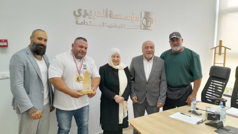بهية الحريري هنأت خضر السن بفوزه ببطولة غرب آسيا برفع الأثقال واللجنة التكريمية الرياضية كرمته بوسامها الفضي