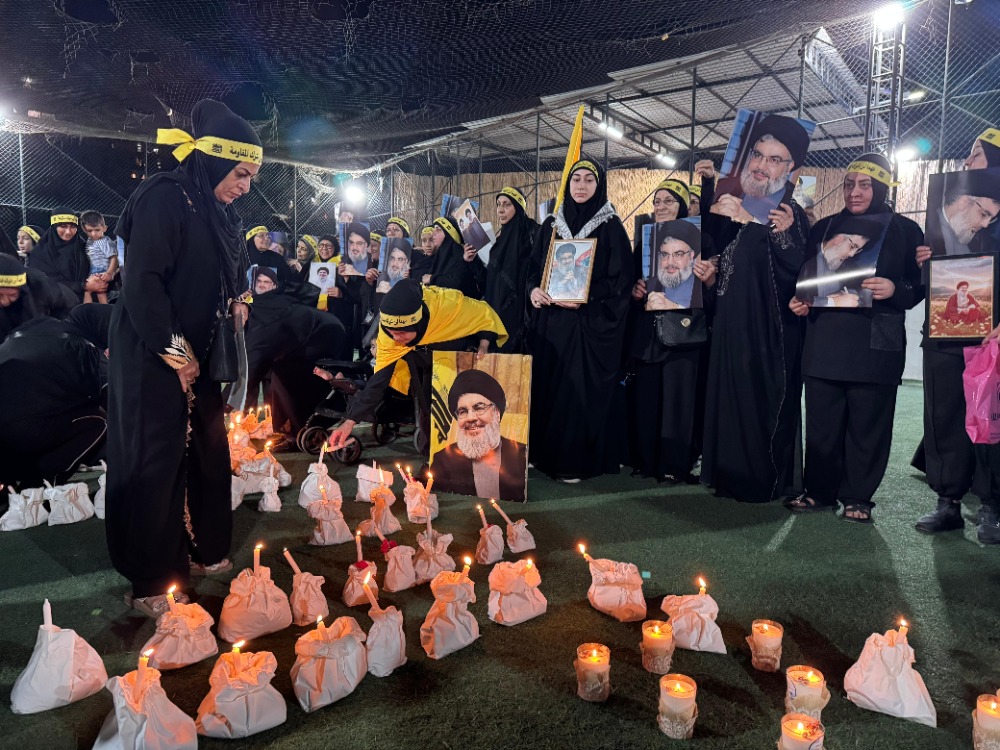 إحياء الذكرى الأولى لاستشهاد السيد نصرالله والسيد صفي الدين… شموع وولاء للمقاومة