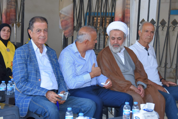 غرس زيتونة باسم الشهيد السيد نصرالله في الغازية