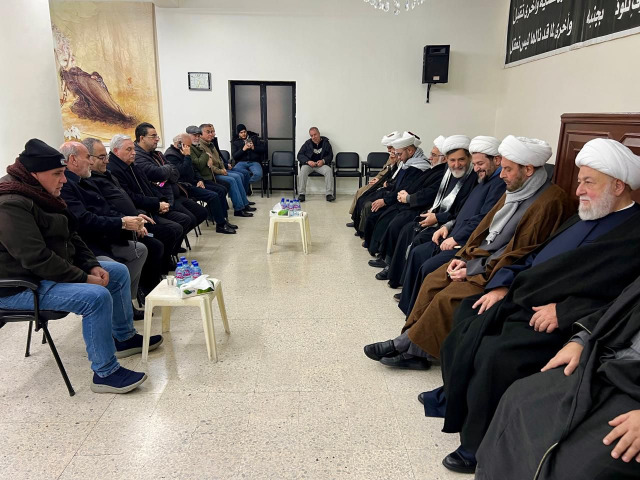 المفتي عسيران يُواصل تقبل التعازي بوفاة والده