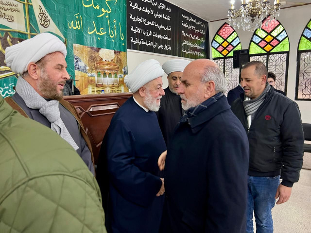 المفتي عسيران يُواصل تقبل التعازي بوفاة والده